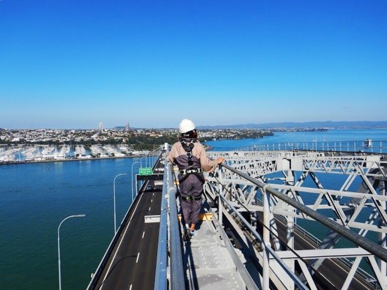 Auckland Bridge Bungee Jumping-1